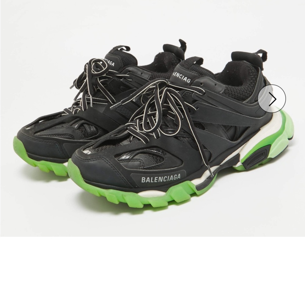 Balenciaga Black and Green Sneakers size 40 NEAR PERFECT CONDITION